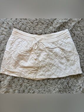 American Eagle Y2K LiveYour Life 100% Cotton white short skirt with liner size 4